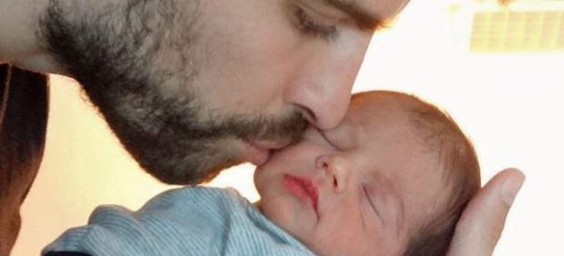 El futbolista Gerard Piqué y su hijo, Milan El futbolista Gerard Piqué y su hijo, Milan